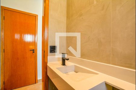 Casa à venda com 180m², 3 quartos e 2 vagasBanheiro da Suíte 2