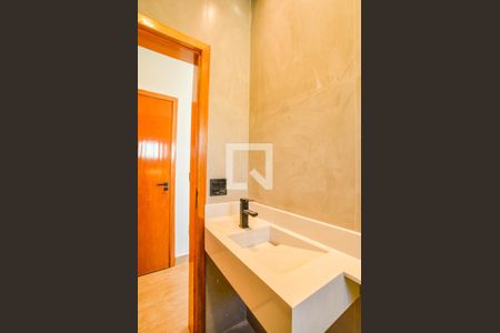 Casa à venda com 180m², 3 quartos e 2 vagasBanheiro da Suíte 2