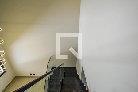 Casa à venda com 180m², 3 quartos e 2 vagasEscada