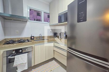 cozinha de apartamento para alugar com 3 quartos, 118m² em Balneario Guarujá, Guarujá