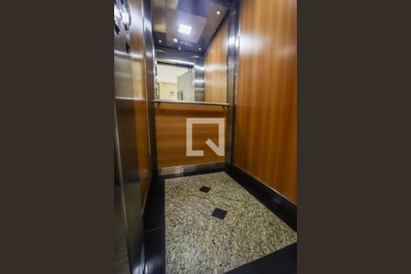 Área comum - Elevador de apartamento para alugar com 3 quartos, 71m² em Parque Munhoz, São Paulo