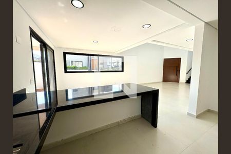 Cozinha de casa de condomínio à venda com 4 quartos, 280m² em Jardim Ermida I, Jundiaí