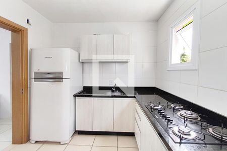 Cozinha e Área de Serviço de apartamento para alugar com 2 quartos, 60m² em São José, São Leopoldo