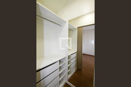 Closet do Quarto 1 de apartamento para alugar com 2 quartos, 111m² em Nova Suíça, Belo Horizonte