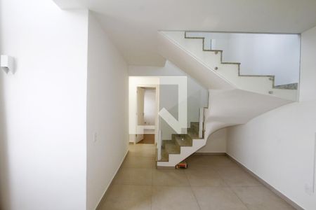 Sala de apartamento para alugar com 2 quartos, 111m² em Nova Suíça, Belo Horizonte