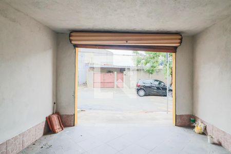 Garagem de casa para alugar com 1 quarto, 180m² em Jardim Ester Yolanda, São Paulo
