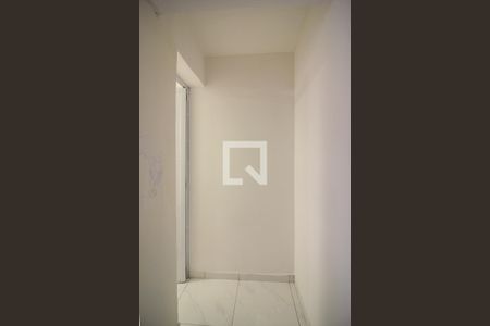 Banheiro de kitnet/studio para alugar com 1 quarto, 13m² em Jardim Taquaral, São Paulo