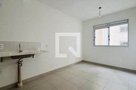 Sala e Cozinha/Área de Serviço de apartamento para alugar com 2 quartos, 32m² em Vila Maria, São Paulo
