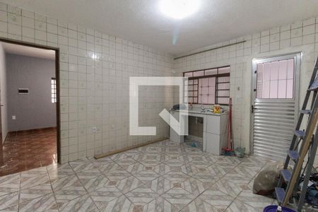 Sala/Cozinha de casa para alugar com 1 quarto, 42m² em Cidade Nitro Operária, São Paulo