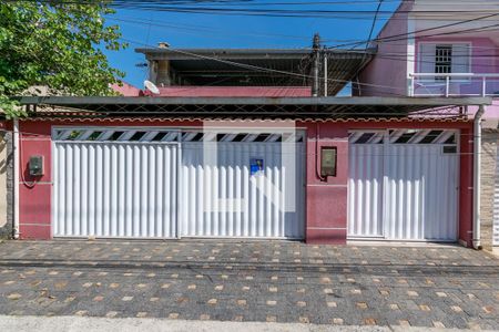 Fachada de casa à venda com 4 quartos, 150m² em Irajá, Rio de Janeiro