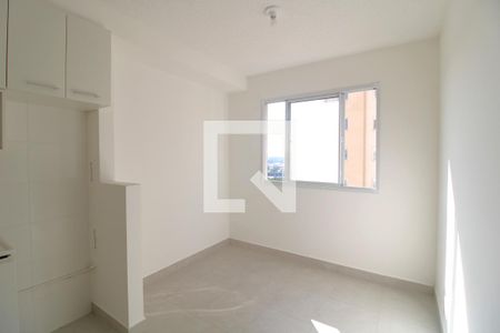 Sala/Cozinha de apartamento para alugar com 2 quartos, 32m² em Socorro, São Paulo