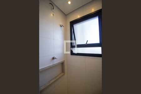 Banheiro da Suíte de apartamento para alugar com 1 quarto, 47m² em Parque Campolim, Sorocaba