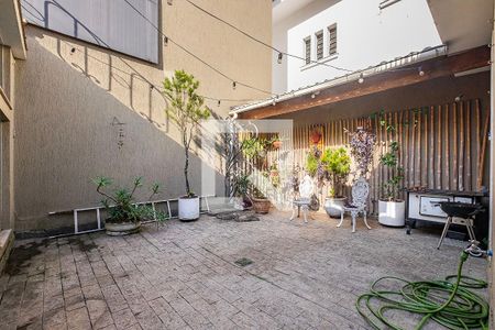 Quintal de casa à venda com 4 quartos, 400m² em Jardim Paulistano, São Paulo