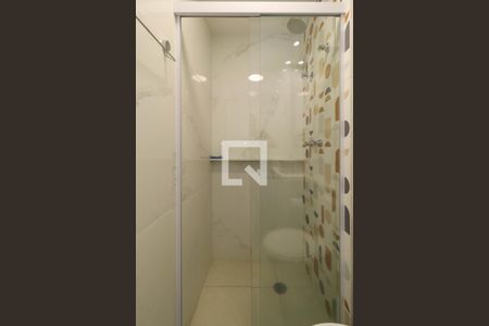 Banheiro de apartamento para alugar com 1 quarto, 25m² em Pinheiros, São Paulo