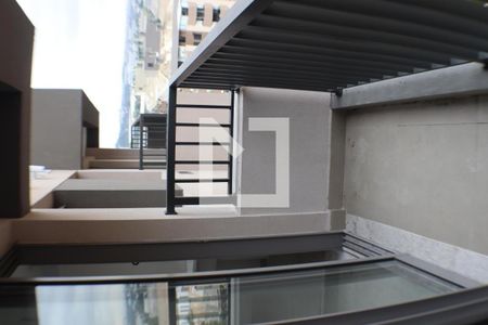 Sacada de apartamento à venda com 1 quarto, 52m² em Alphaville Industrial, Barueri