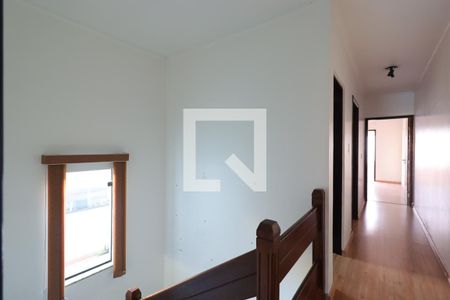Corredor piso superior de casa à venda com 3 quartos, 200m² em Parque Oratório, Santo André