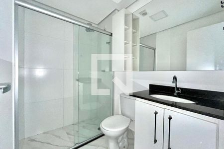 Banheiro de kitnet/studio para alugar com 1 quarto, 33m² em Mirandópolis, São Paulo