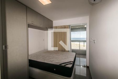 Suíte de apartamento para alugar com 1 quarto, 46m² em Jardim Armação, Salvador