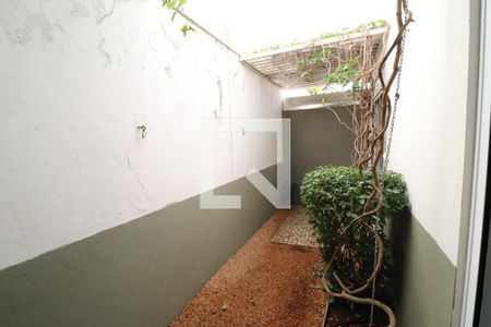 Corredor de casa de condomínio para alugar com 5 quartos, 400m² em Gávea, Uberlândia