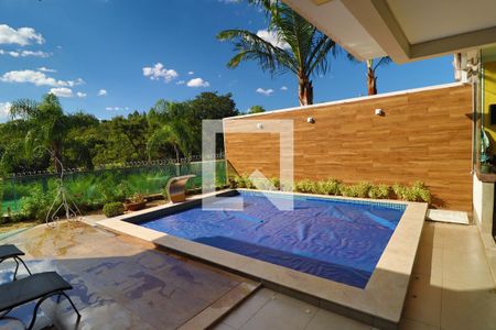 Piscina de casa de condomínio para alugar com 5 quartos, 400m² em Gávea, Uberlândia