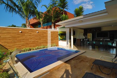 Piscina de casa de condomínio para alugar com 5 quartos, 400m² em Gávea, Uberlândia