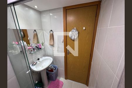 Banheiro de apartamento à venda com 2 quartos, 103m² em Santos Dumont, São Leopoldo