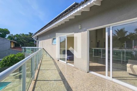Varanda de casa para alugar com 5 quartos, 480m² em Jardim Virginia, Guarujá