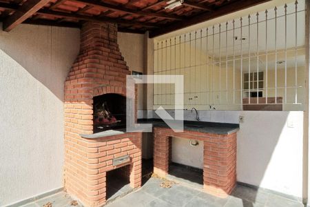 Área externa de casa à venda com 3 quartos, 209m² em São Domingos, São Paulo