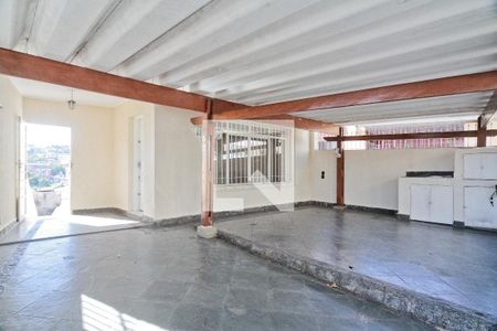 Garagem de casa à venda com 3 quartos, 209m² em São Domingos, São Paulo