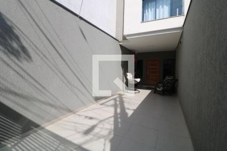 Garagem de casa à venda com 3 quartos, 100m² em Vila Olinda, São Paulo