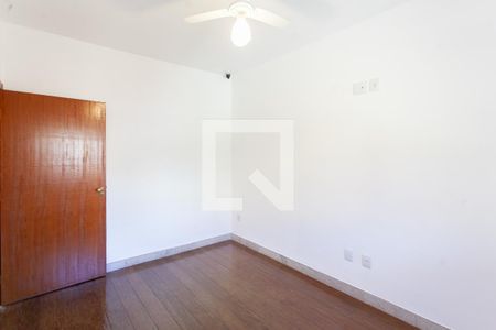 Quarto 2 de casa à venda com 2 quartos, 450m² em São Pedro (venda Nova), Belo Horizonte