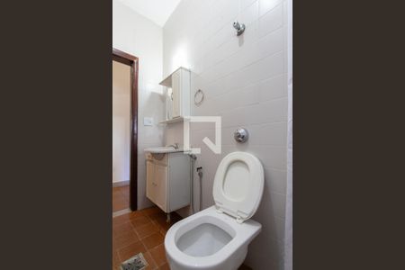 Banheiro Social de casa à venda com 2 quartos, 450m² em São Pedro (venda Nova), Belo Horizonte