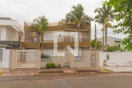 Fachada de casa à venda com 3 quartos, 327m² em Estância Velha, Canoas
