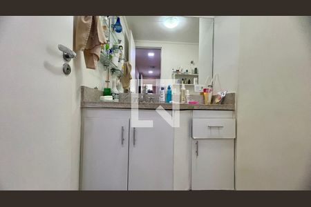 Banheiro da Suíte de apartamento para alugar com 3 quartos, 117m² em Pinheiros, São Paulo