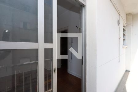 Varanda de kitnet/studio para alugar com 1 quarto, 60m² em Santa Ifigênia, São Paulo