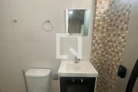 Banheiro de apartamento para alugar com 1 quarto, 125m² em Vila Santa Cruz, Duque de Caxias