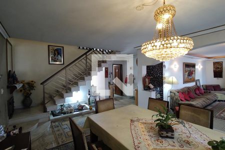 Sala 1 de casa à venda com 3 quartos, 450m² em Tanque, Rio de Janeiro