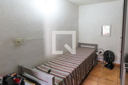 Quarto de casa à venda com 1 quarto, 250m² em Jardim Iva, São Paulo
