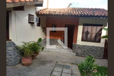 Casa à venda com 4 quartos, 210m² em Itaipu, Niterói