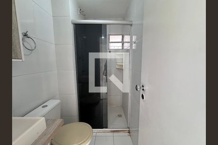 Banheiro de apartamento à venda com 3 quartos, 50m² em Santos Dumont, São Leopoldo