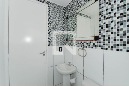 Banheiro de apartamento à venda com 2 quartos, 47m² em Centro, Guarulhos