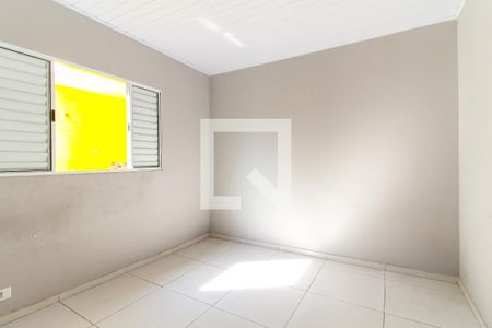 Quarto 2 de casa para alugar com 2 quartos, 70m² em Vila Santa Teresinha, São Paulo