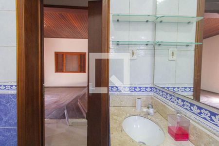 Banheiro de casa à venda com 2 quartos, 199m² em Vila Nova, Novo Hamburgo
