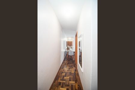 Corredor de apartamento à venda com 2 quartos, 57m² em Camaquã, Porto Alegre