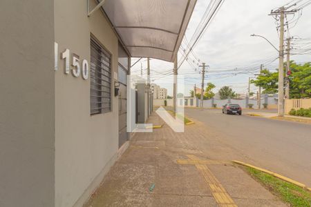 Fachada e Portaria de casa de condomínio à venda com 2 quartos, 55m² em Igara, Canoas
