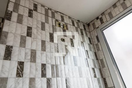 Banheiro de apartamento à venda com 2 quartos, 40m² em Hípica, Porto Alegre