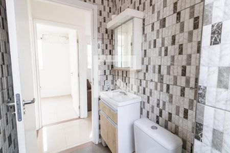 Banheiro de apartamento à venda com 2 quartos, 40m² em Hípica, Porto Alegre