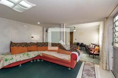 Sala de casa à venda com 3 quartos, 94m² em Vila Carmosina, São Paulo