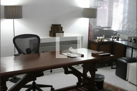 Casa para alugar com 4 quartos, 420m² em Vila Madalena, São Paulo