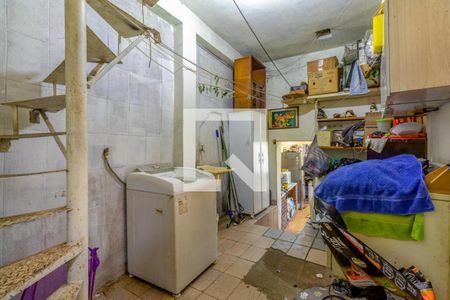 Casa à venda com 3 quartos, 330m² em Vila Bertioga, São Paulo